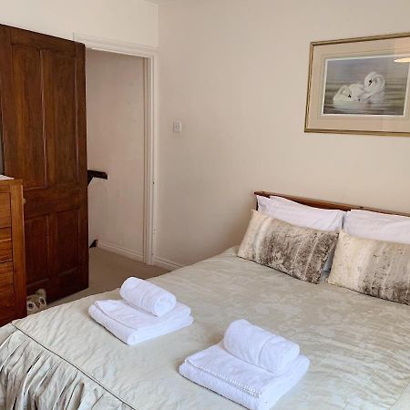 Cosy Central Windsor House Sleeps 4 Buitenkant foto